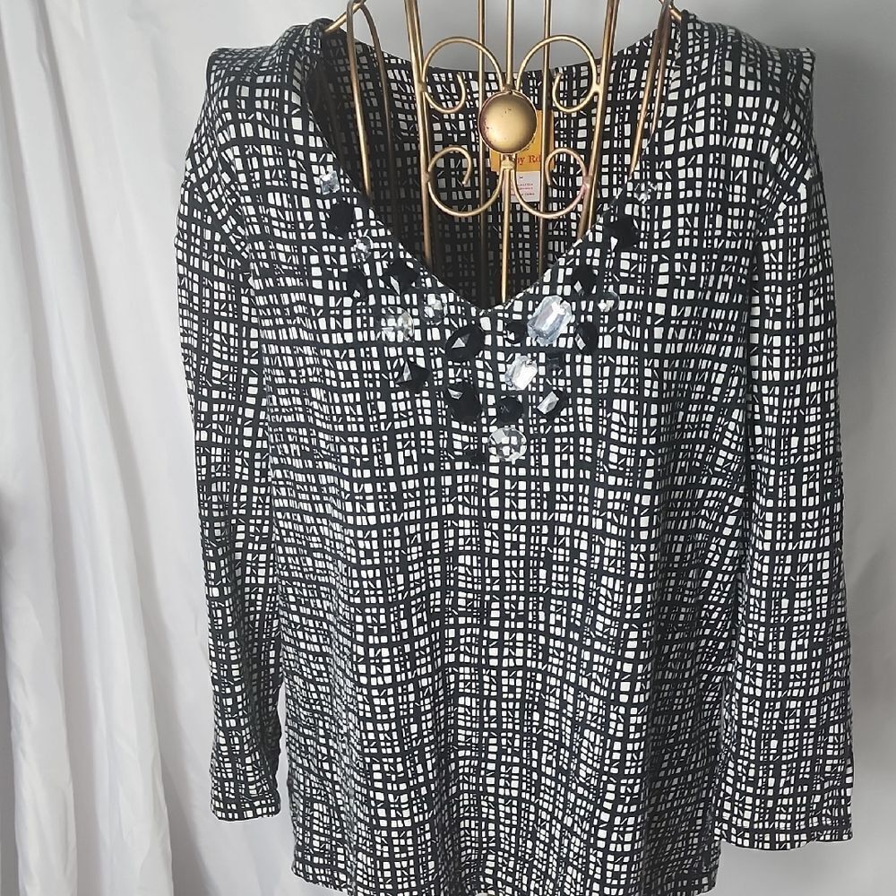 Size M Bejeweled Beaded Top 3/4 Sleeves